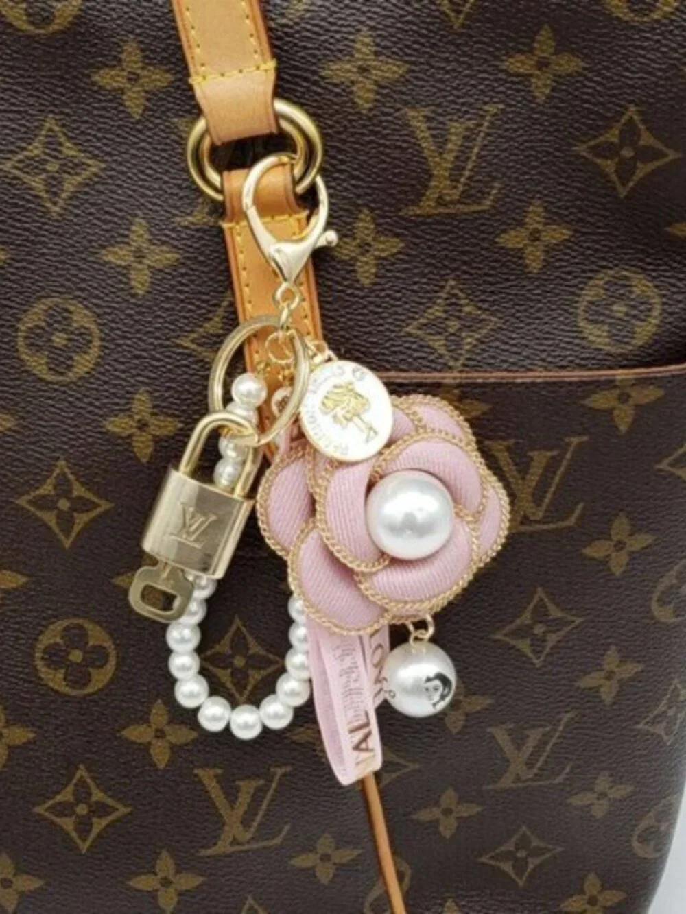Authentic Louis Vuitton Gold Lock & Key 🔑 Bag Charm w/ Unbranded Flower Charm